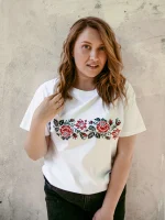 Футболка патріотична "Українська вишивка троянди"