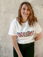 Футболка патріотична "Українська вишивка троянди" - Зображення 2