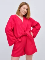 Жіночий костюм з льону малиновий