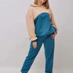 Жіночий спортиний костюм