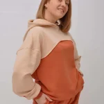 Жіночий спортивний костюм
