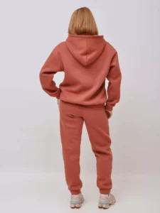 Жіночий спортивний костюм