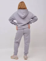 Жіночий спортивний костюм