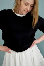 Жіноча футболка з білою горловиною - Зображення 3