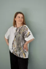 Жіноча футболка з розписом оверсайз