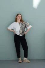 Жіноча футболка з розписом оверсайз - Зображення 2