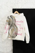 Жіноче худі з розписом - Зображення 4