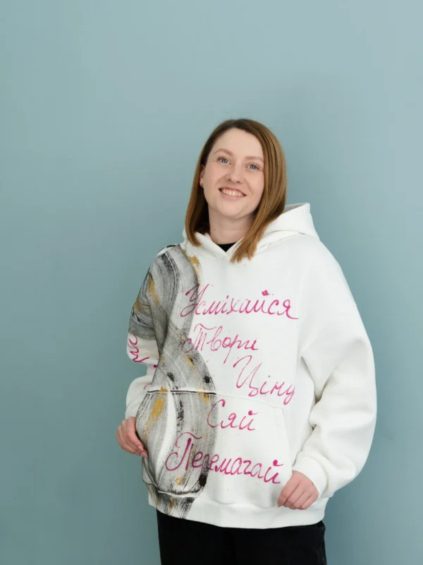 Женское худи с росписью