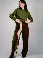 Хвилястий спортивний костюм зі світшотом